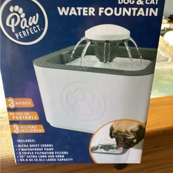 Dog/Cat Water Fountain - Picture 1 of 2